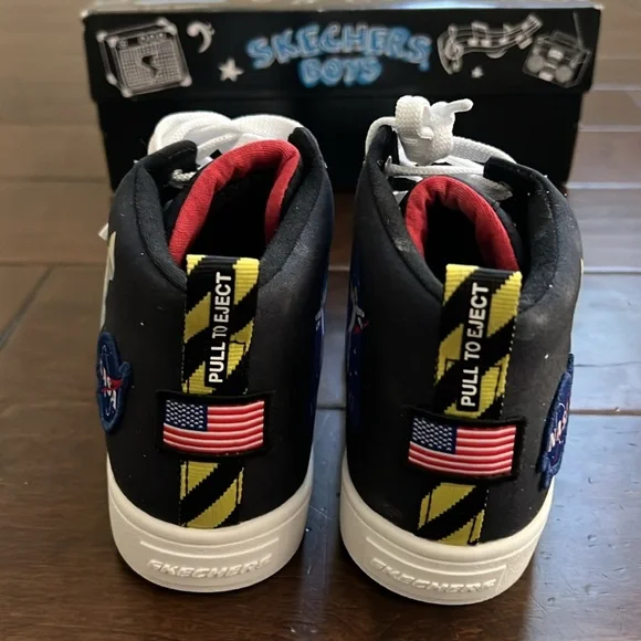 Skechers Boys High-Top Sneakers - Black and White with Astronaut Design, Size 3 - Picture 3 of 9
